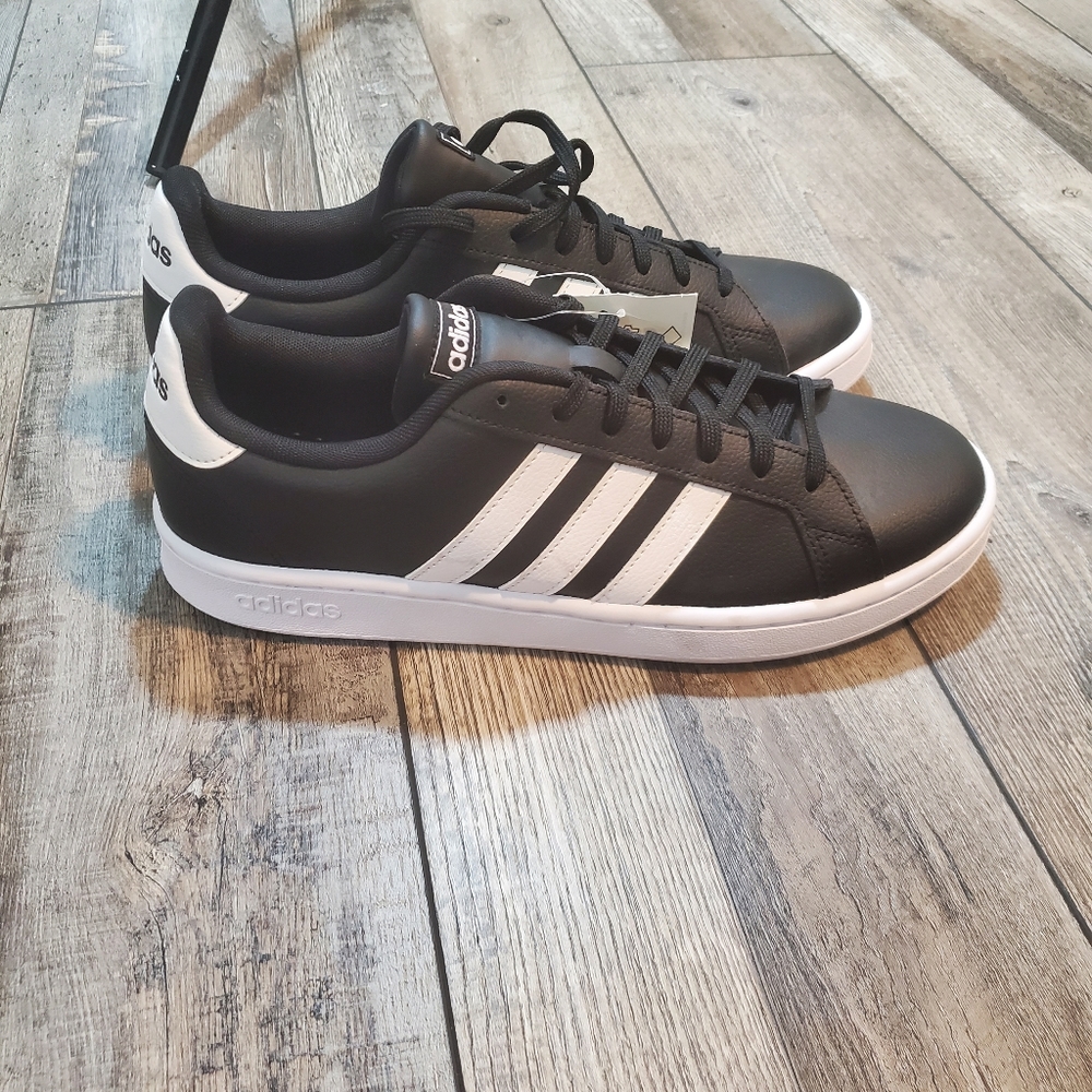 Adidas GRAND COURT TENNIS SHOES  size 10